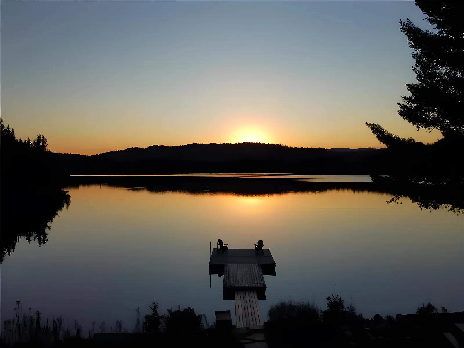 Chalet centenaire en bois rond sur un lac privé. – photo 2