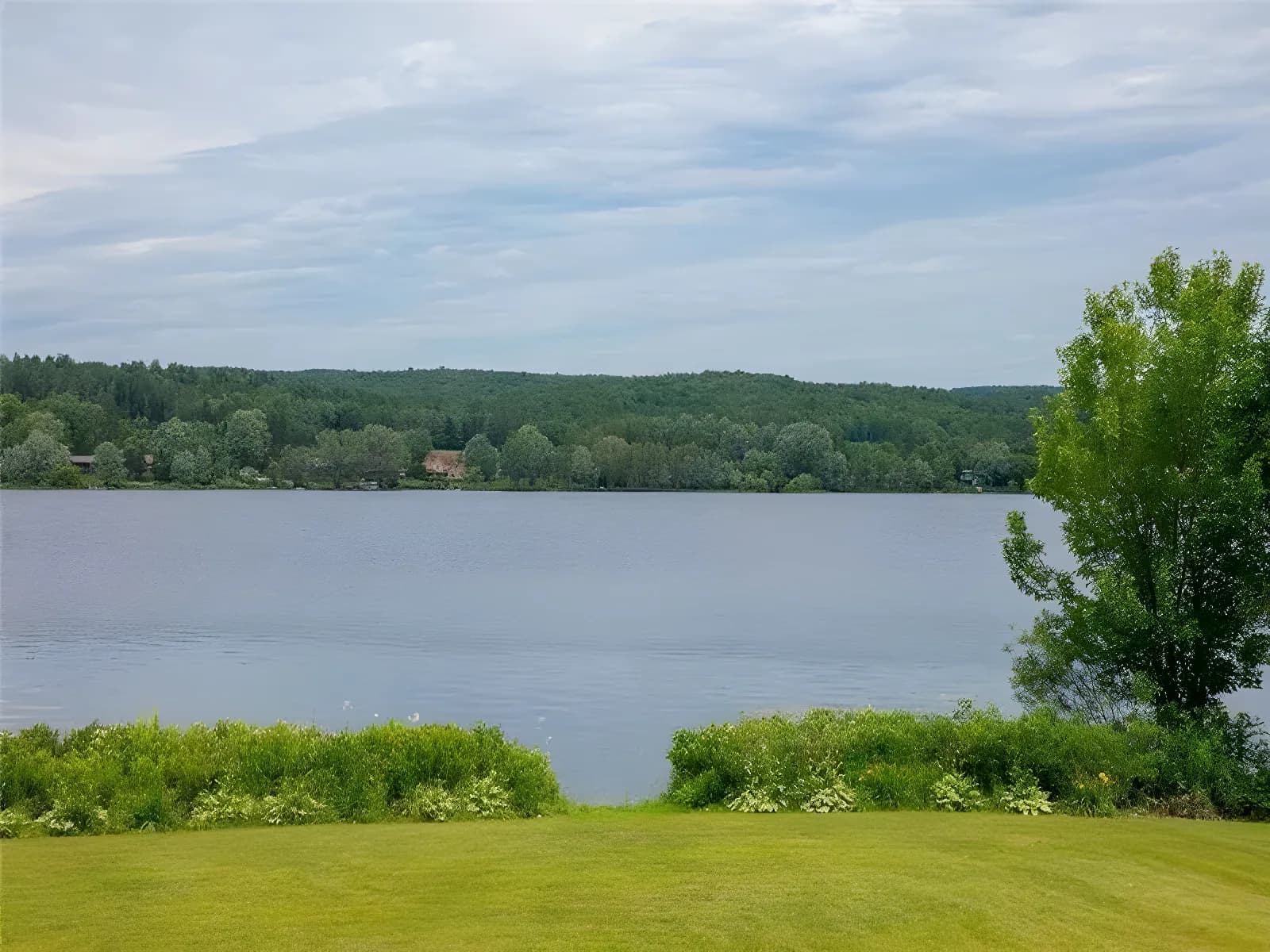 Chalet La-Berge du lac (waterfront and spa) – photo 3