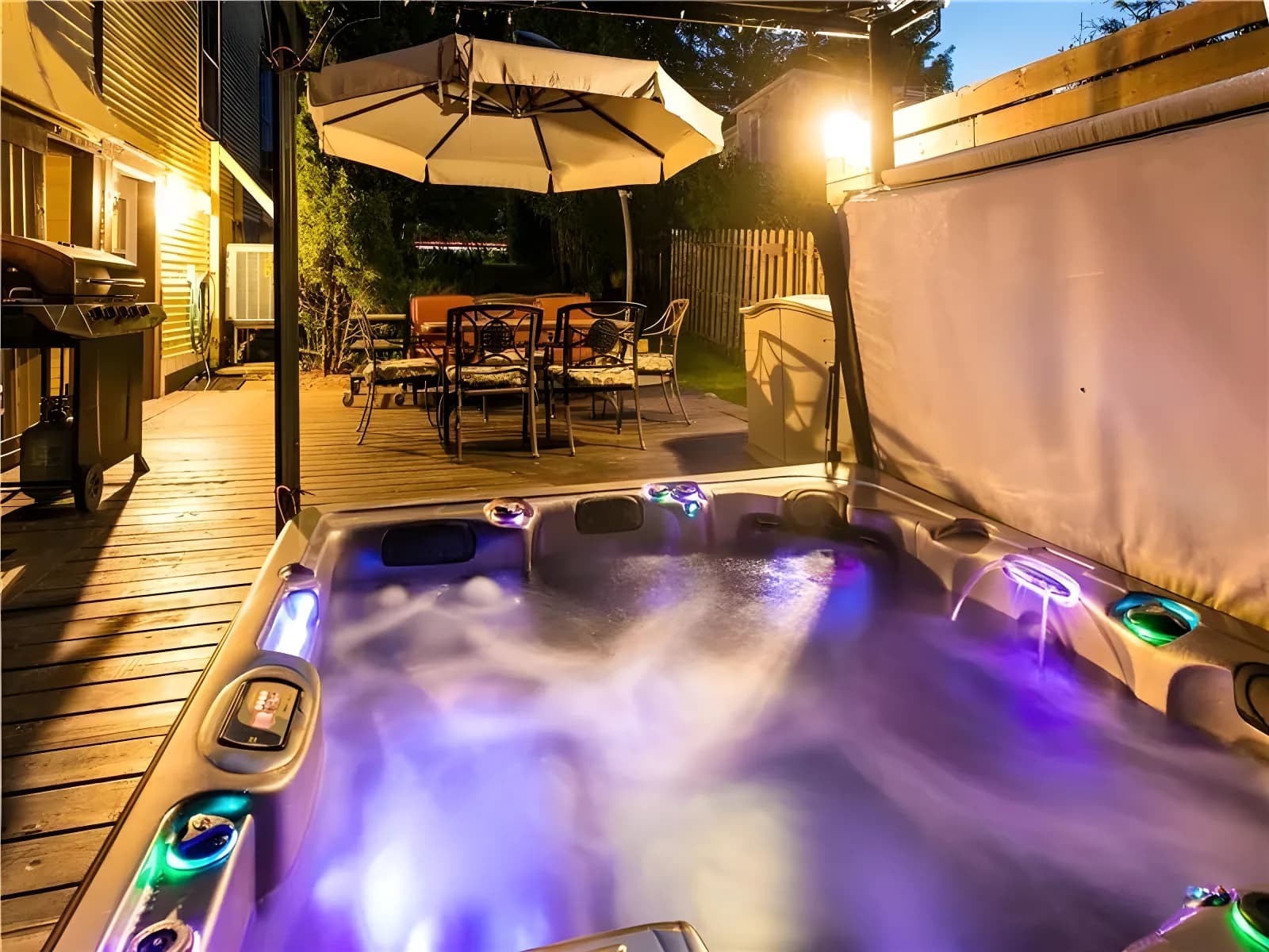 Charming 1864 Victorian house with hot tub – photo 3