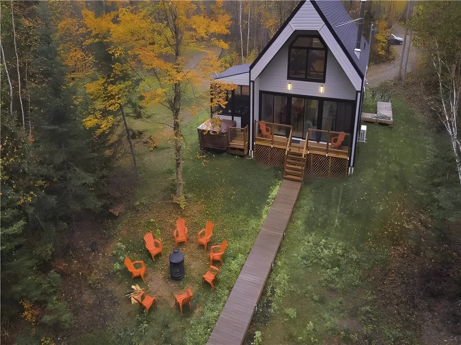 Nouveau chalet La Falaise au bord de l'eau ! – La Tuque