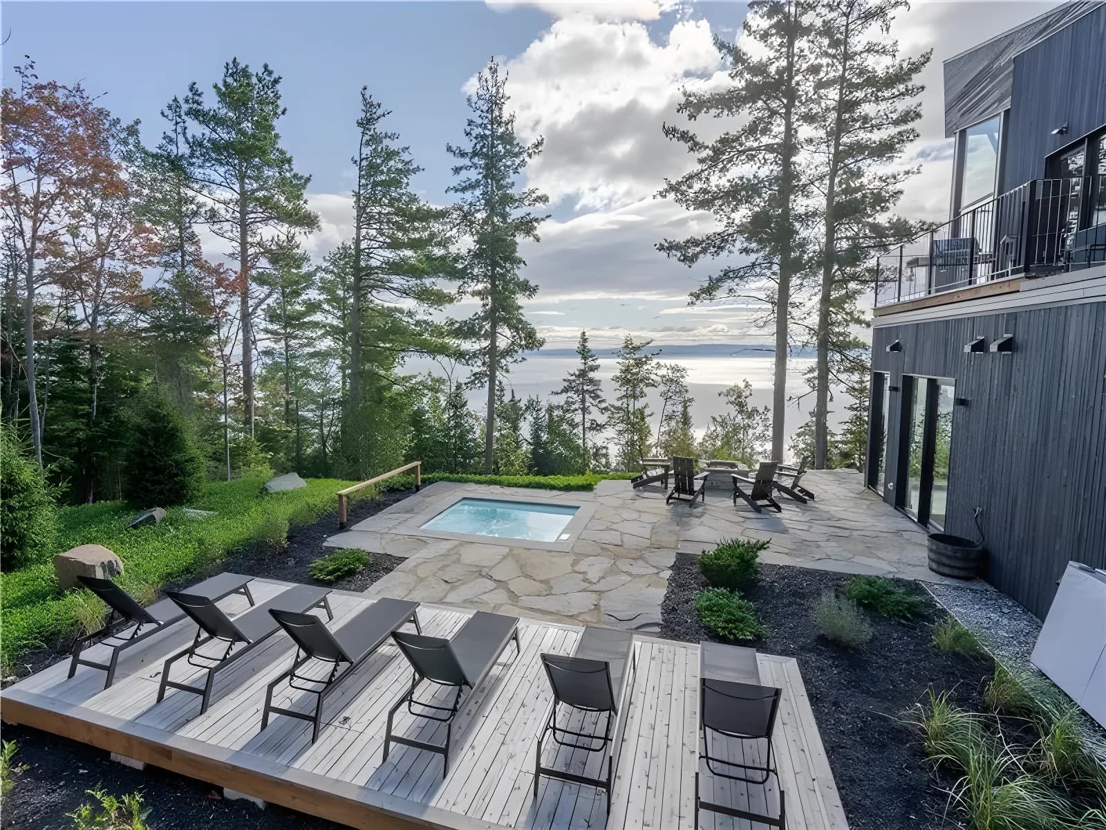 ONYX-SUR-LE-FLEUVE | Chalet de luxe à louer avec spa Charlevoix – Petite-Rivière-Saint-François