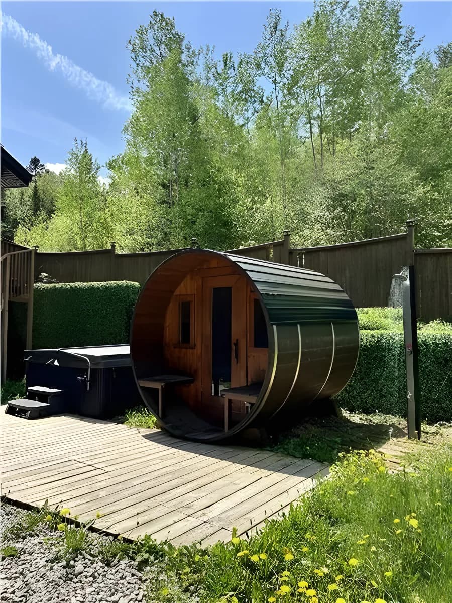 Le Naturo Sauna et Spa | Chalet privé, sauna, spa, accès rivière, borne VÉ – photo 4
