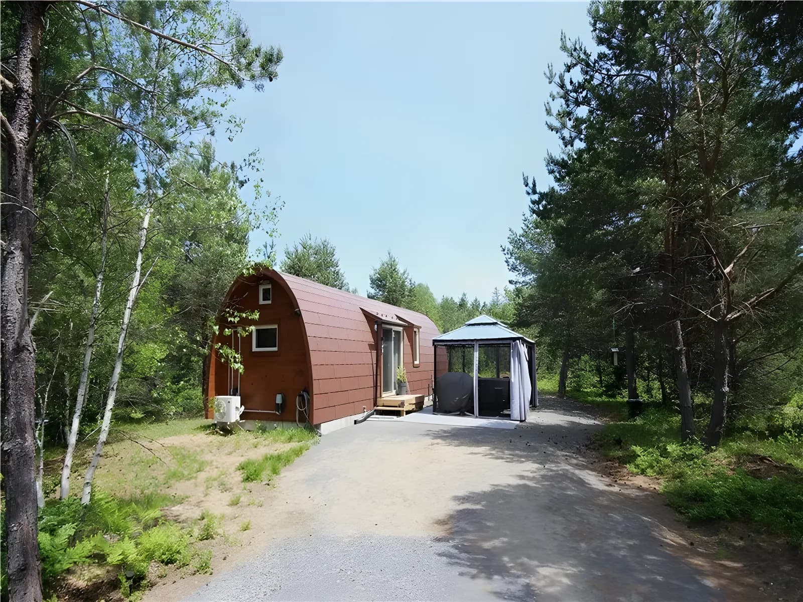 Chalet Boréal le Chinook un pod de style mini-maison au coeur de la nature, avec spa. – St-Alexis-des-Monts