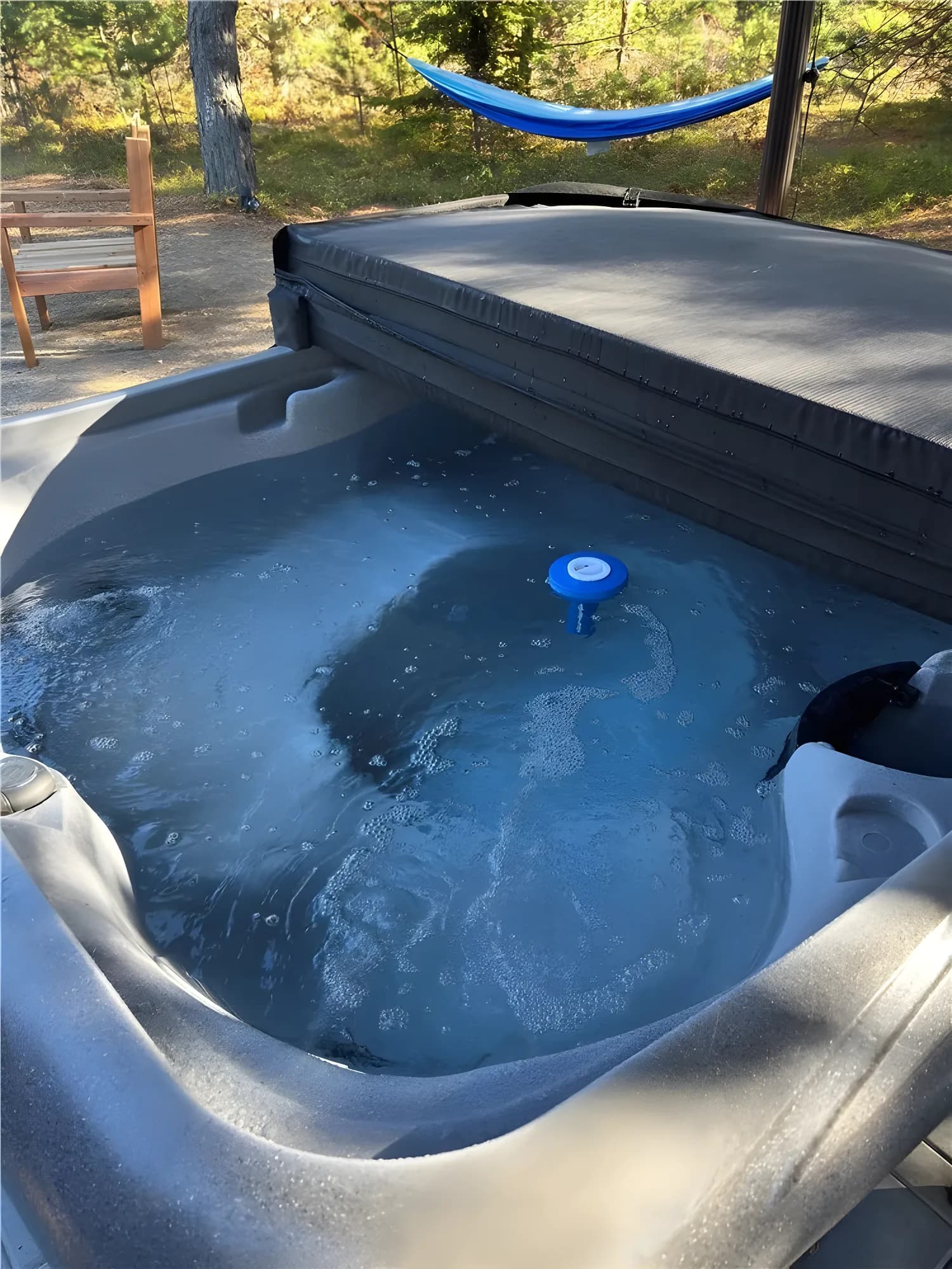 Chalet Boréal le Chinook, a mini-house style pod in the heart of nature, with hot tub. – photo 4